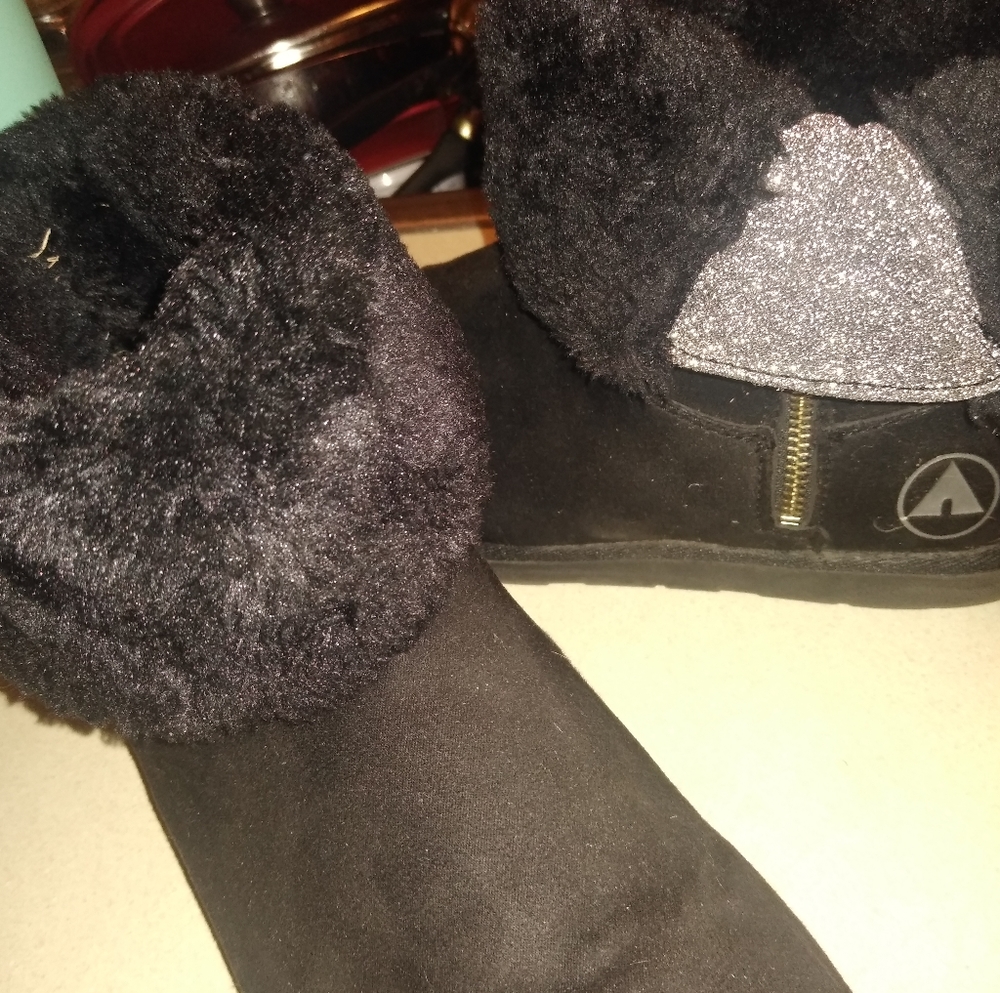 Boots - Picture 2 of 5